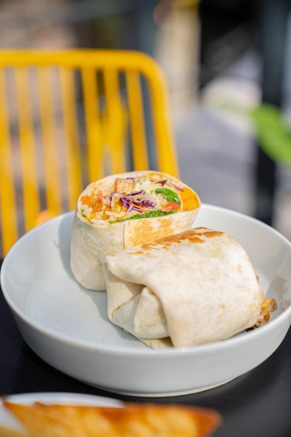 Street Food Possonium Apartments 브라티슬라바 외부 사진