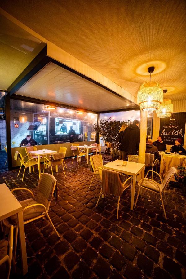 Street Food Possonium Apartments 브라티슬라바 외부 사진